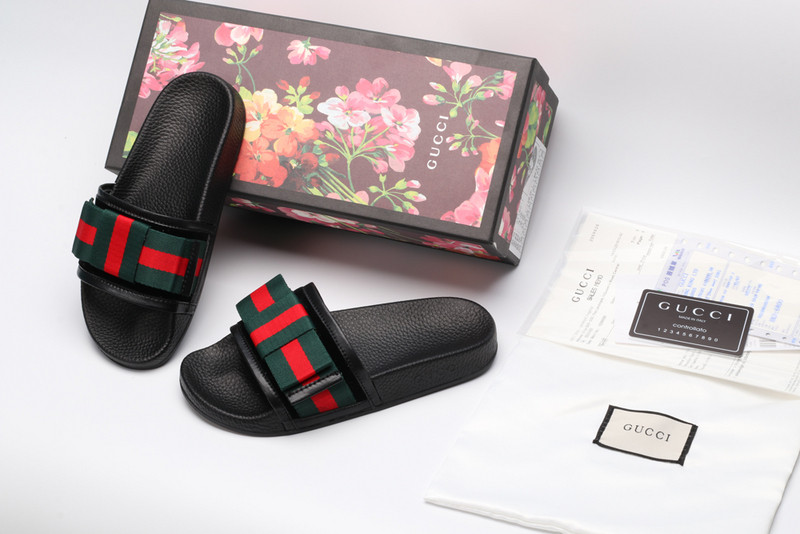 g*u*i sandals
