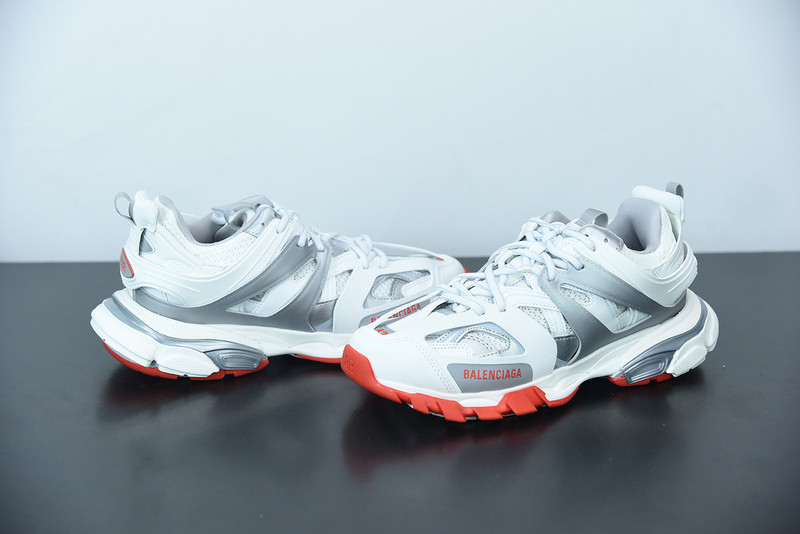 bc track sneaker