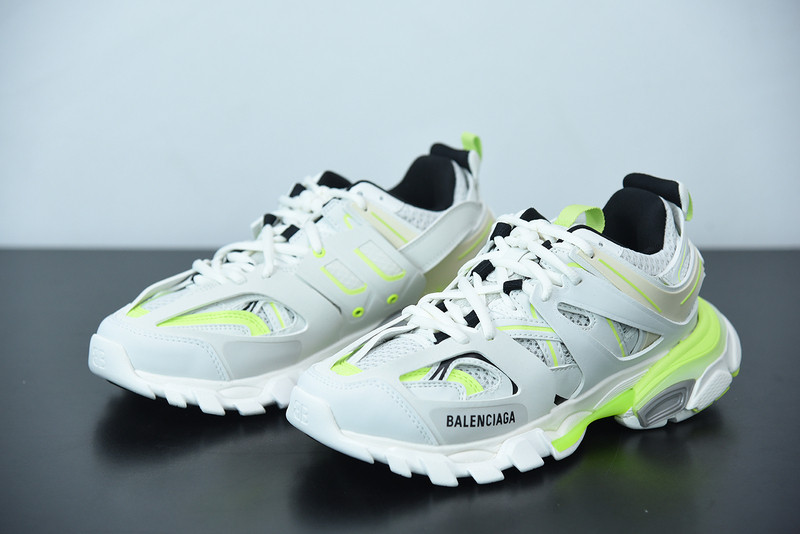 bc track sneaker