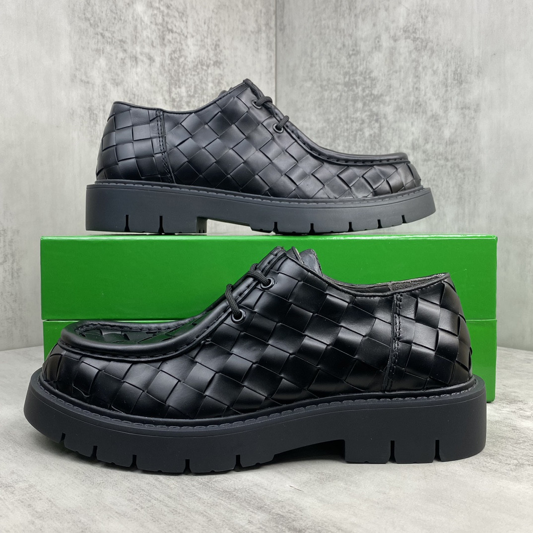 b0tte*a Ven*ta sneaker