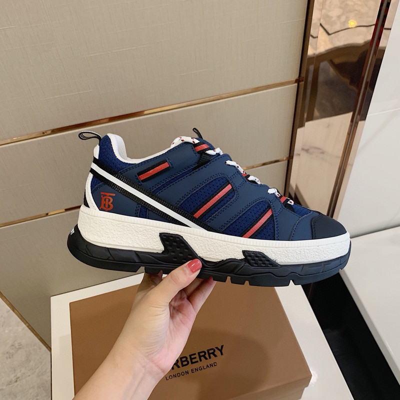 B**rry sneaker