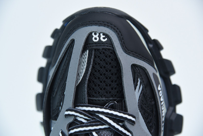 bc track sneaker