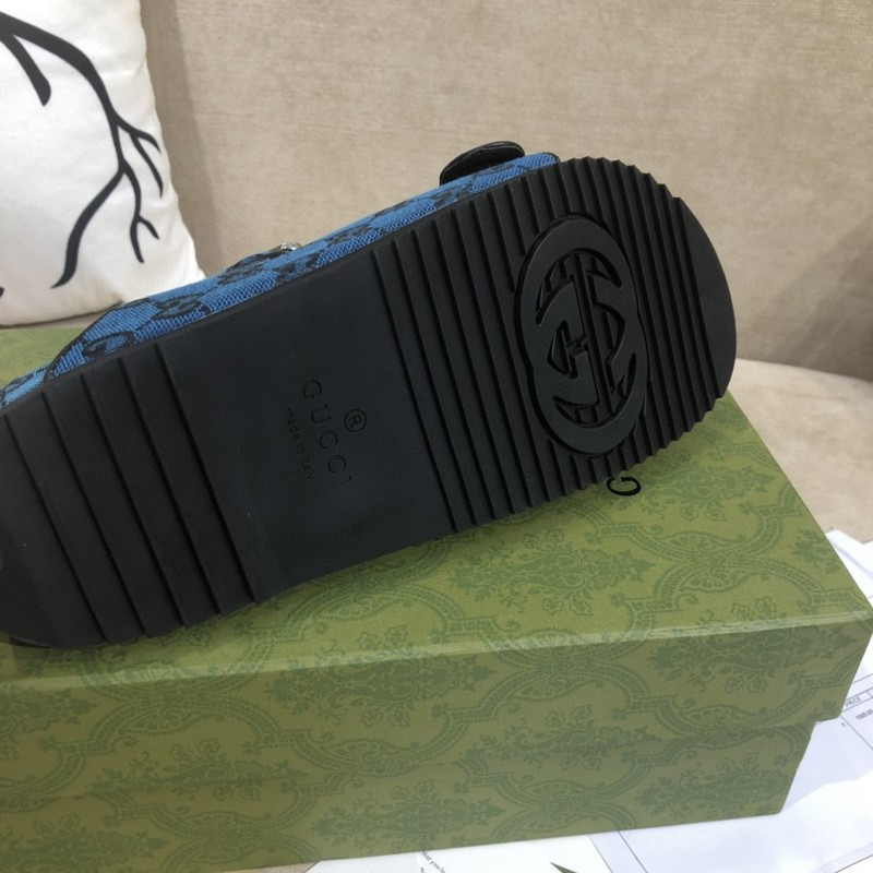 g*u*i sandals