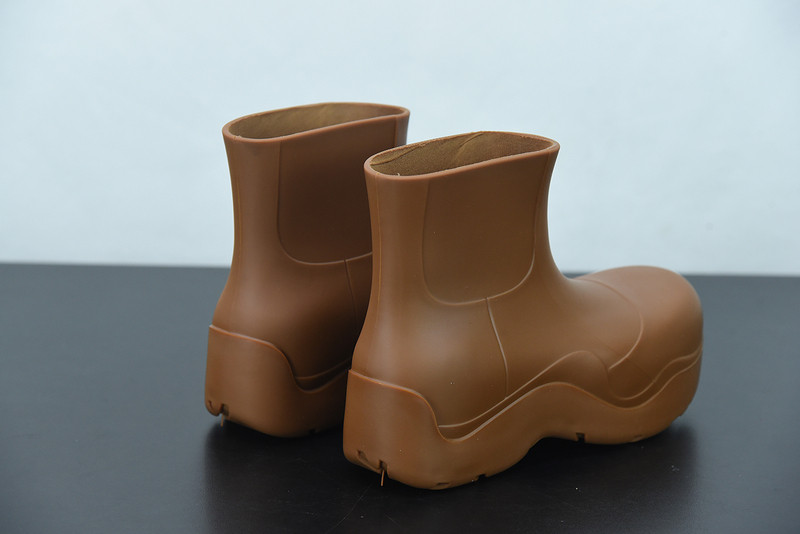 Bo*te*ga ve*ne*ta sneaker