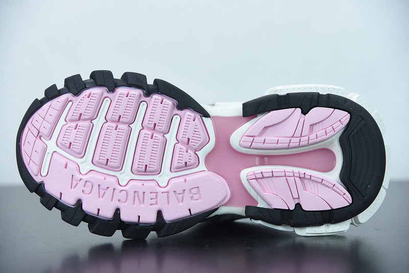 bc track sneaker