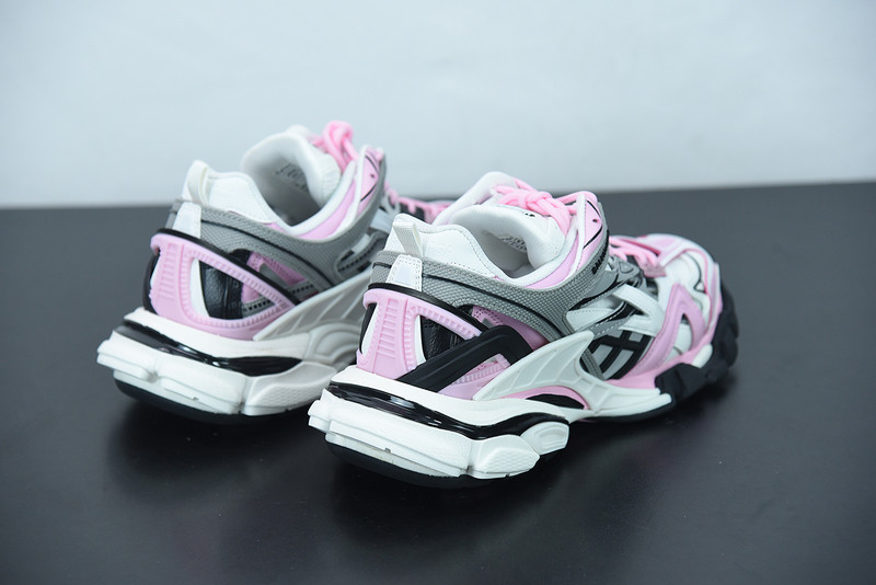 bc track sneaker