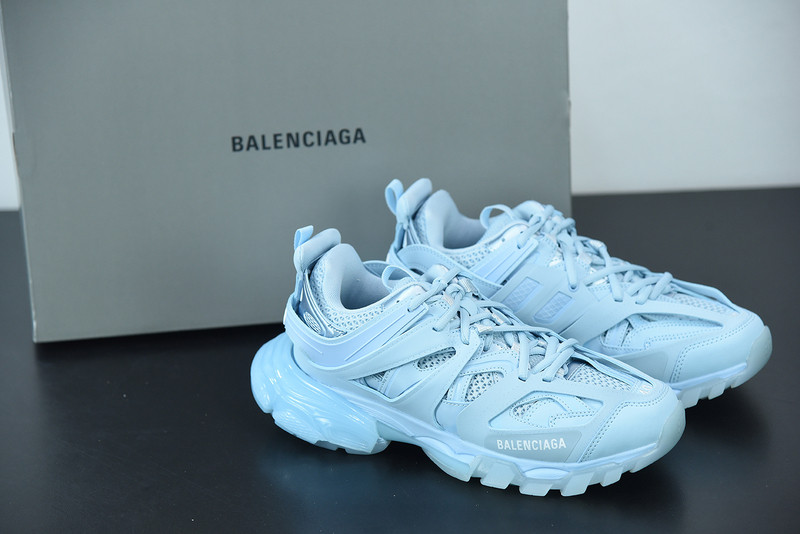 bc track sneaker