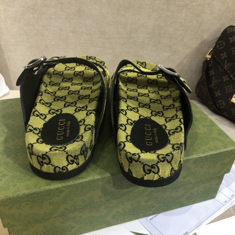 g*u*i sandals