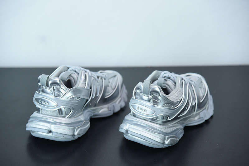 bc track sneaker