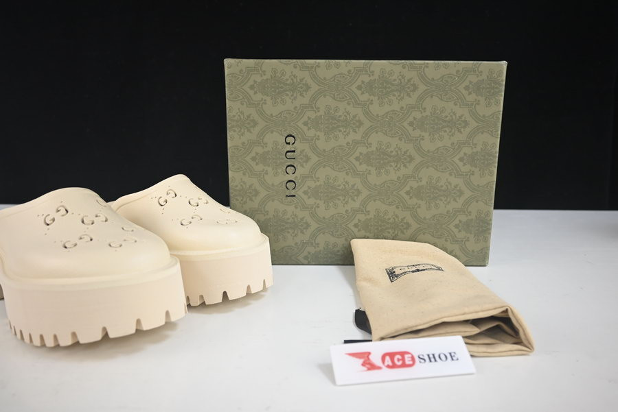 g*u*i sandals high