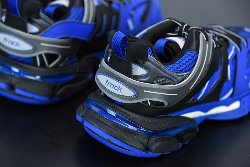 bc track sneaker
