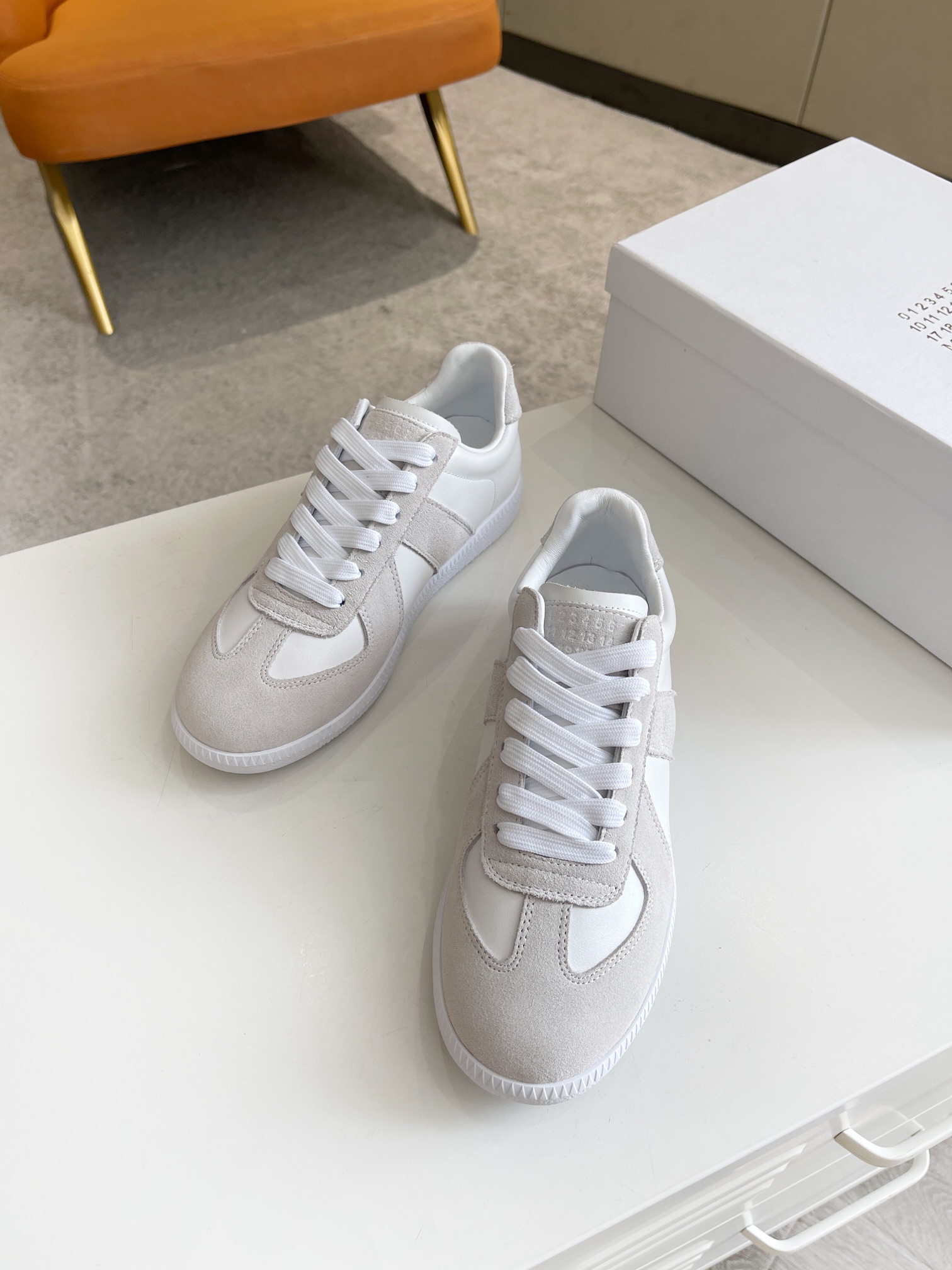 ma*s*n Ma*i*la sneaker
