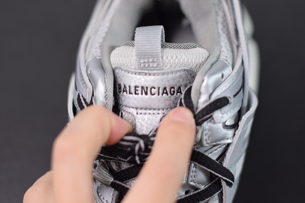 bc track sneaker