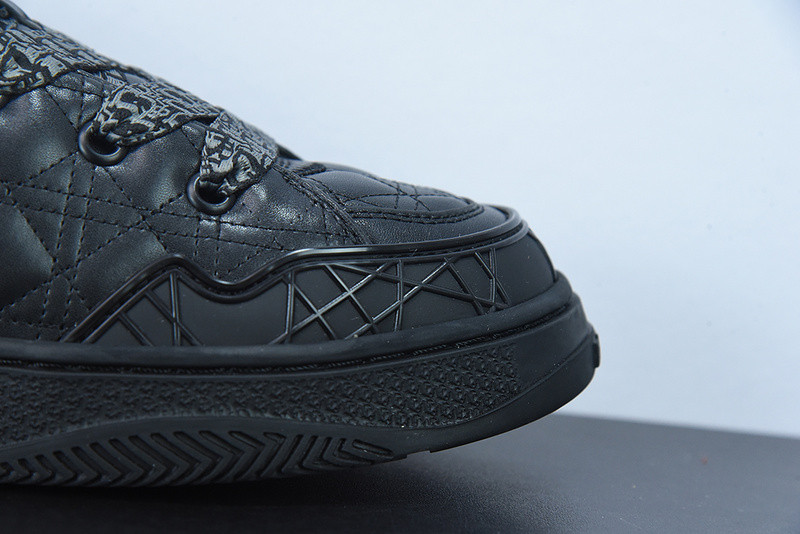 dio* sneaker