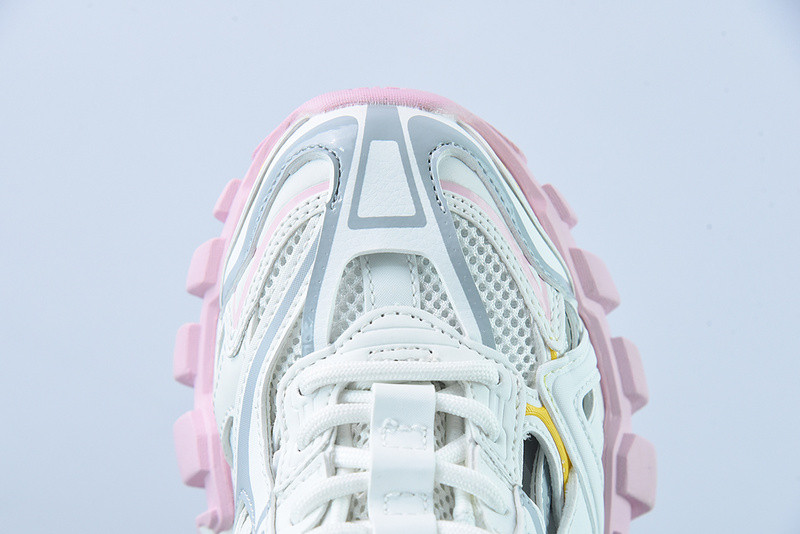 bc track sneaker
