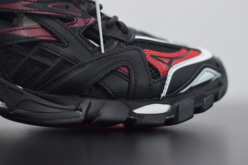 bc track sneaker
