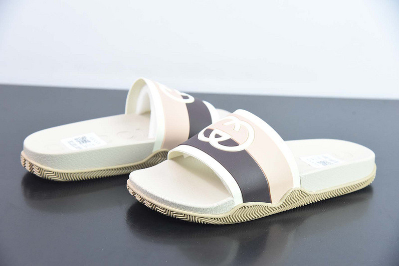 g*u*i sandals