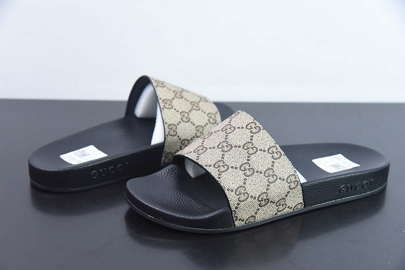 g*u*i sandals