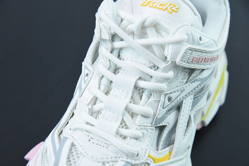 bc track sneaker