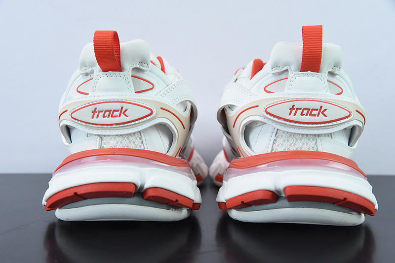 bc track sneaker