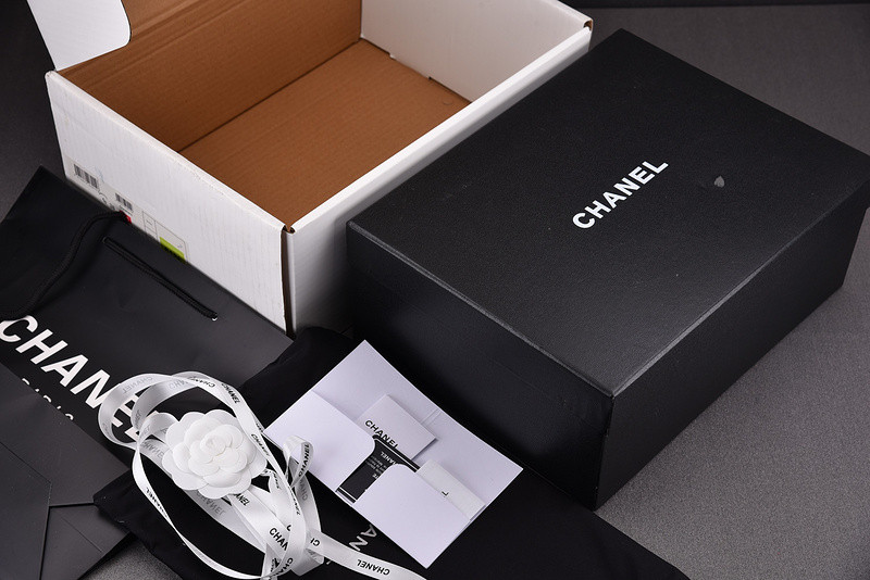 Ch*el sneaker
