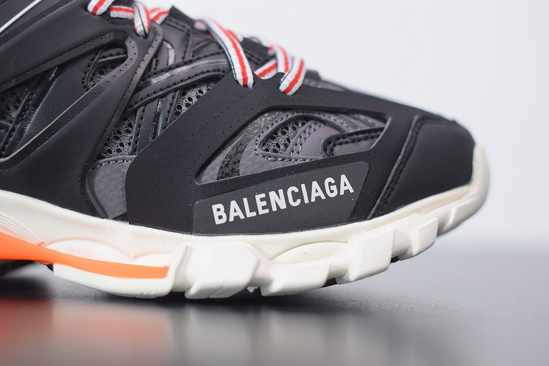 bc track sneaker