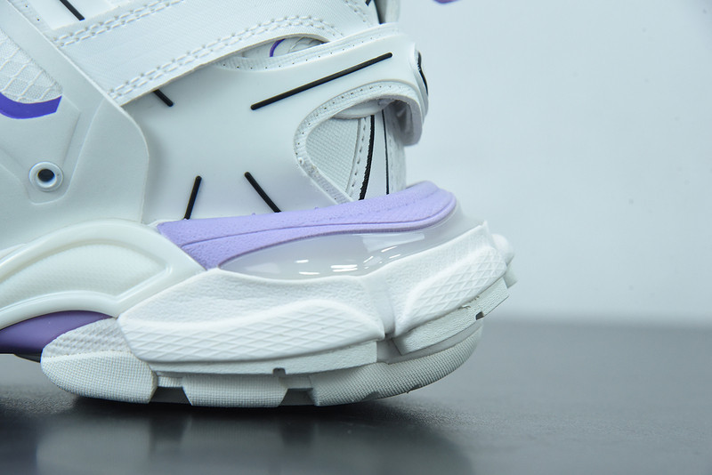 bc track sneaker