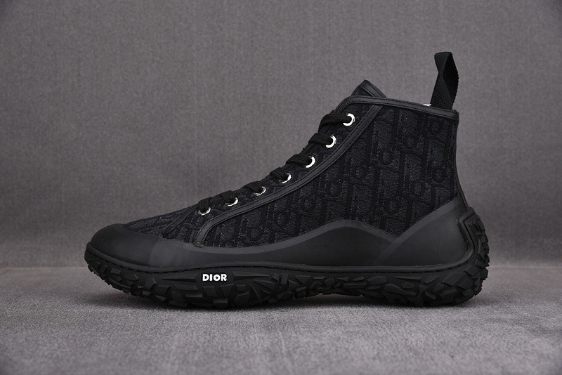 dio* sneaker
