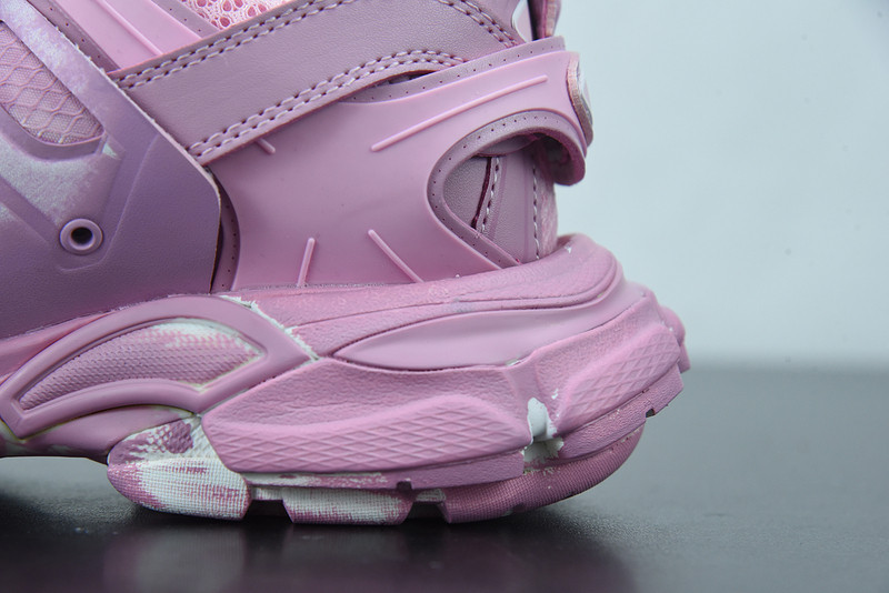 bc track sneaker