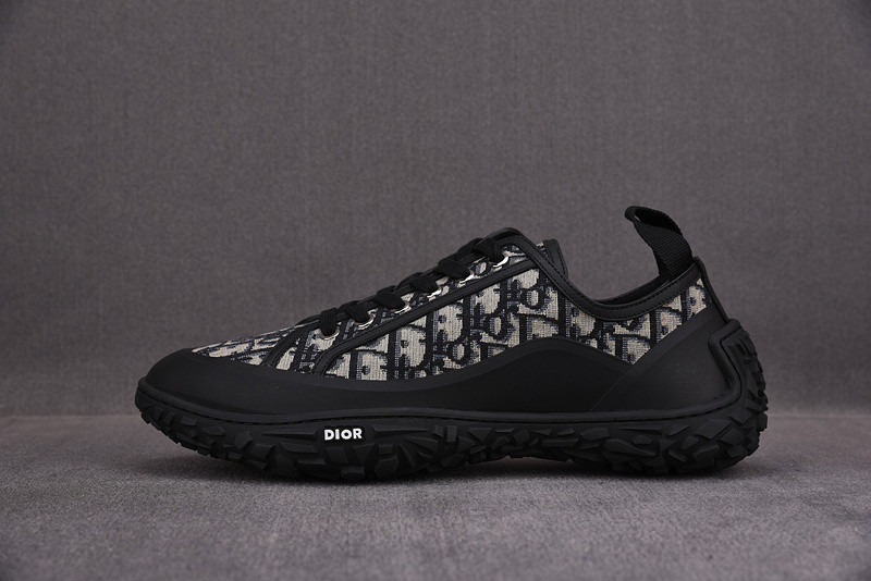 dio* sneaker