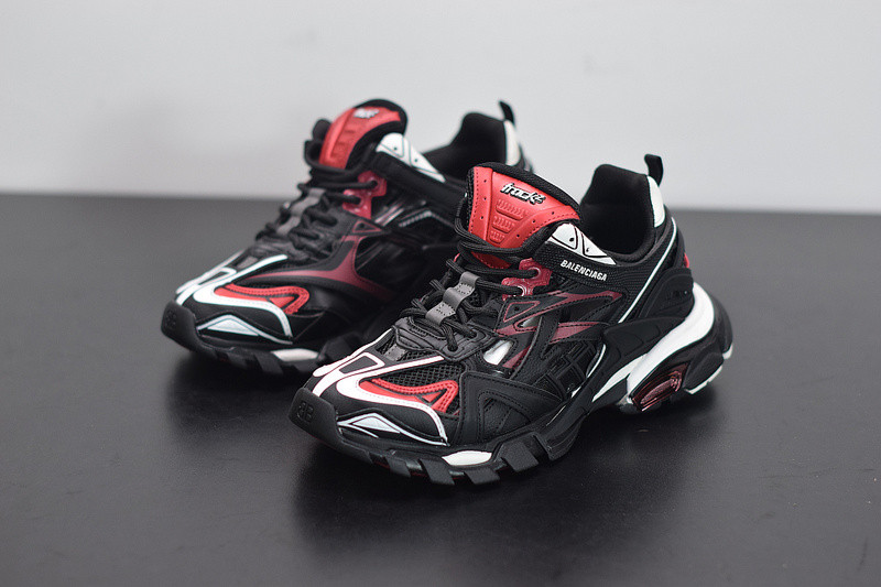 bc track sneaker