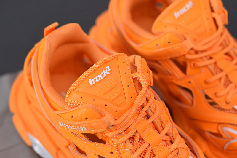 bc track sneaker