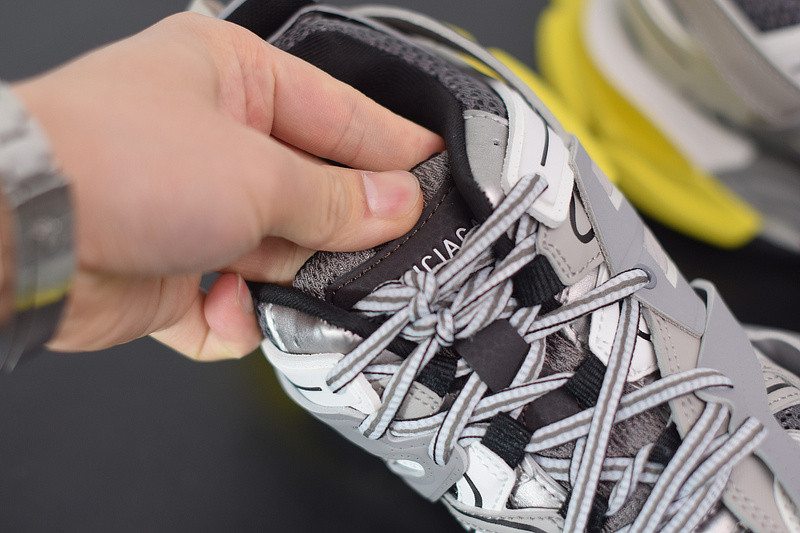 bc track sneaker