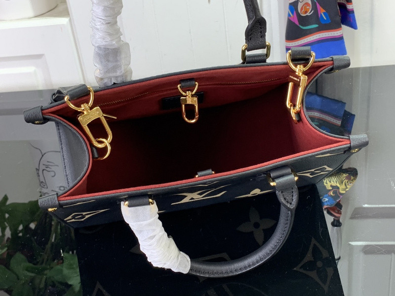 LVT PURSE