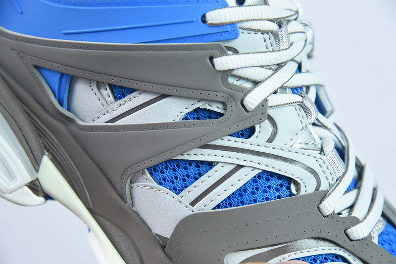bc track sneaker