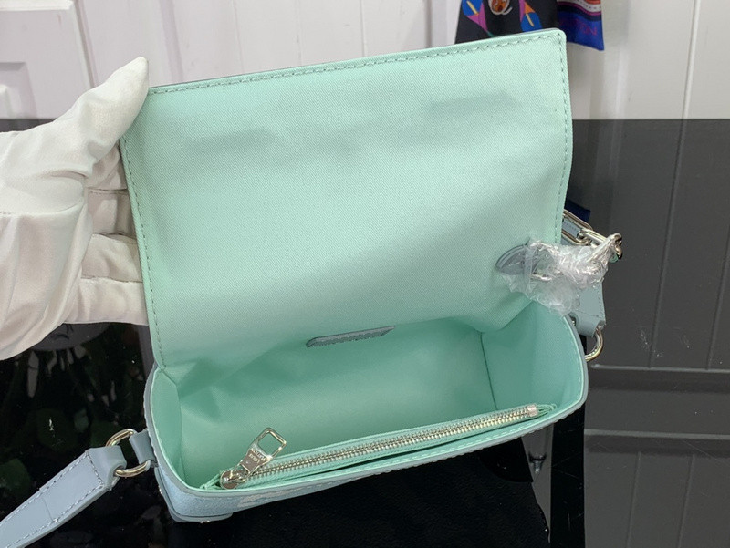 LVT PURSE