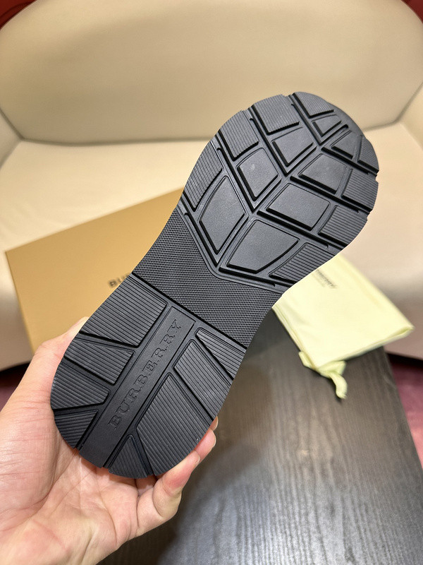 B**rry sneaker