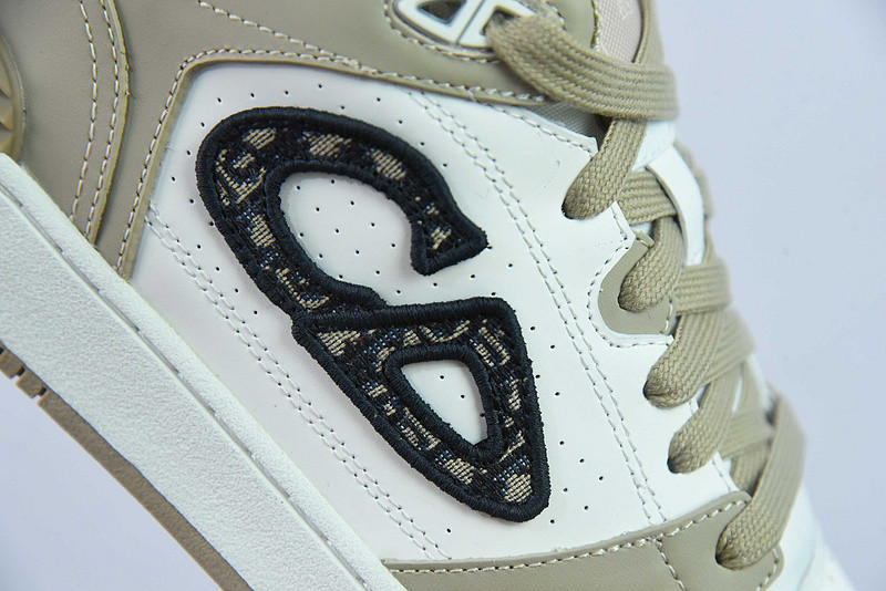 dio* sneaker