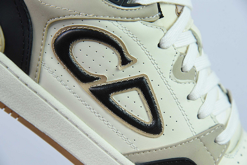 dio* sneaker