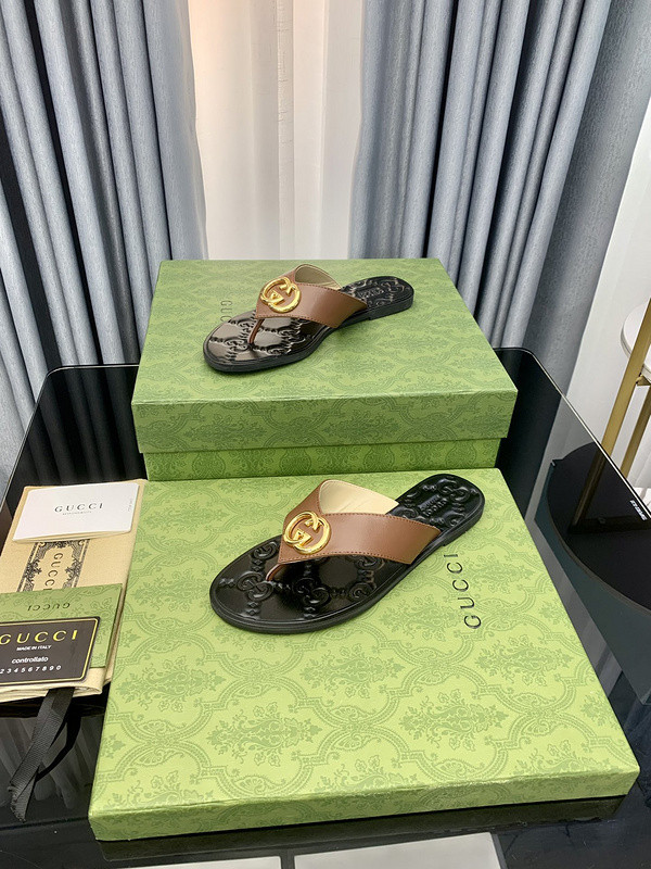 g*u*i sandals