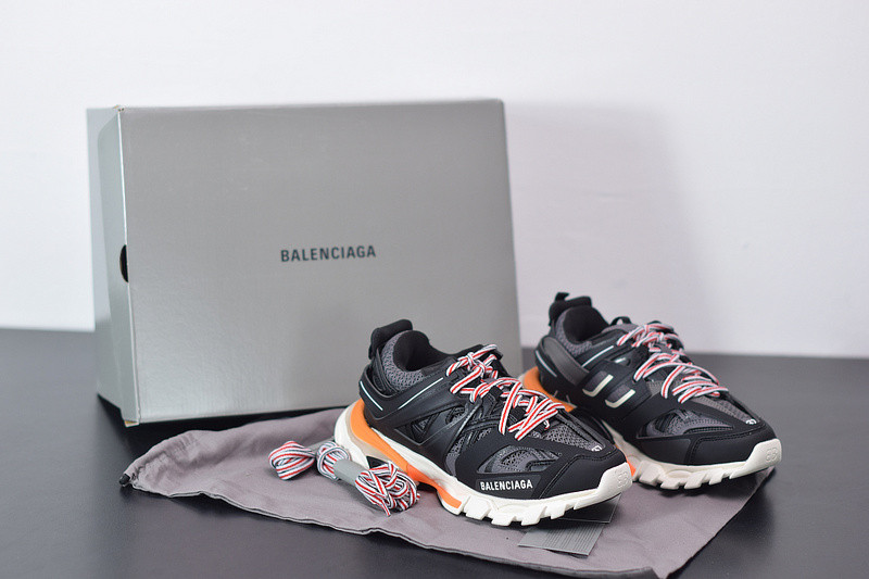 bc track sneaker