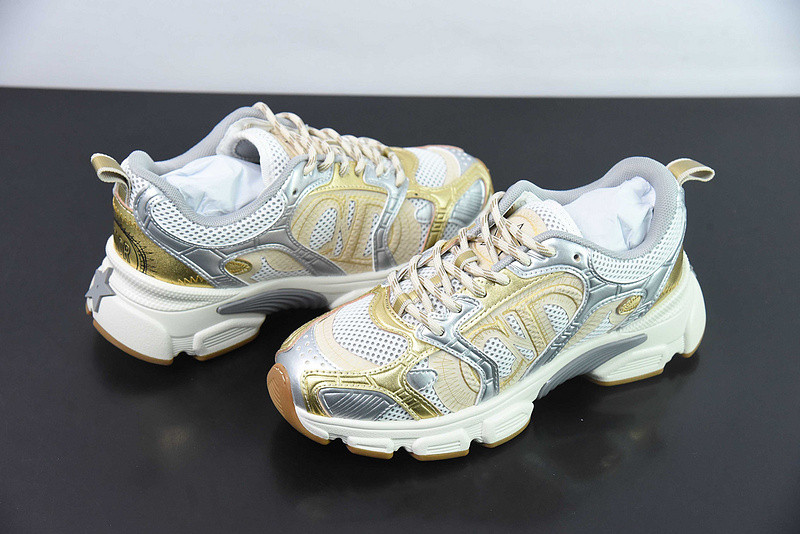 dio* sneaker