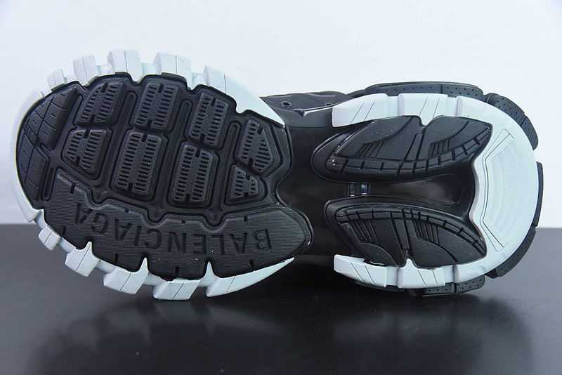 bc track sneaker