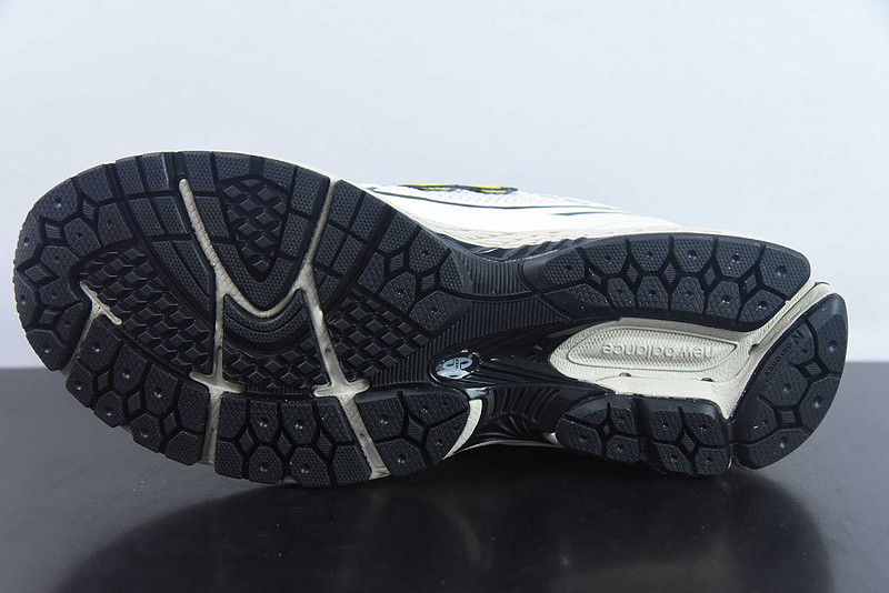 new balance sneaker
