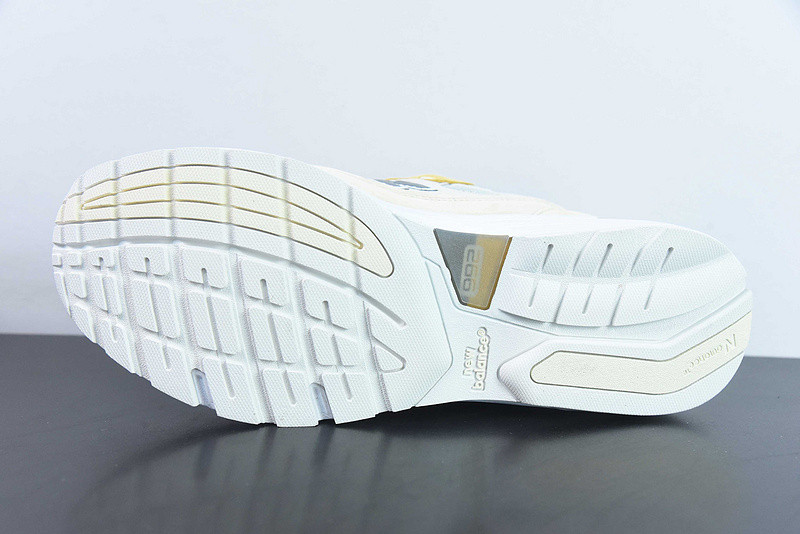 new balance sneaker