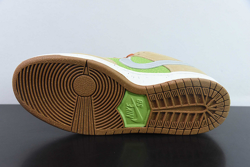nike sb dunk low "escargot" fq7585-200