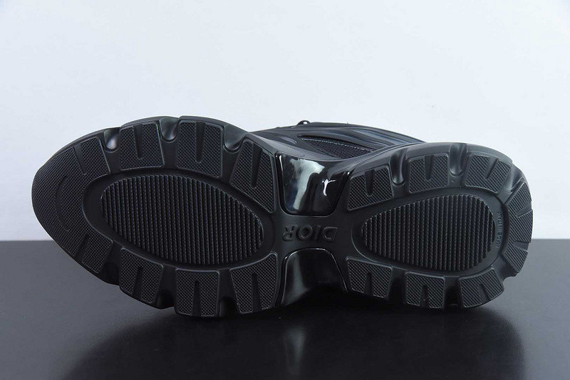 DIO* SNEAKER