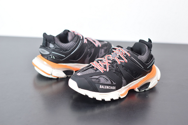 bc track sneaker