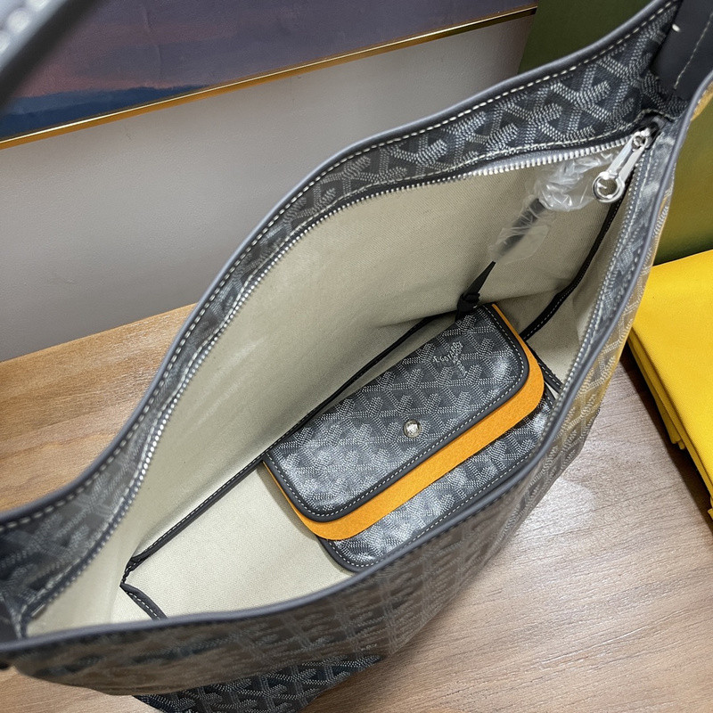 GOYARD PURSE
