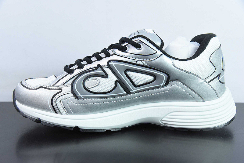 dio* sneaker